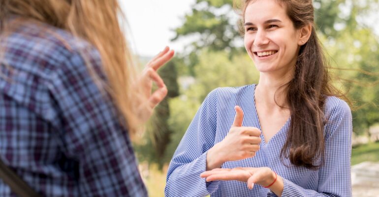 Inclusione e disabilità la comunicazione decodificata dei segni e delle mani 2