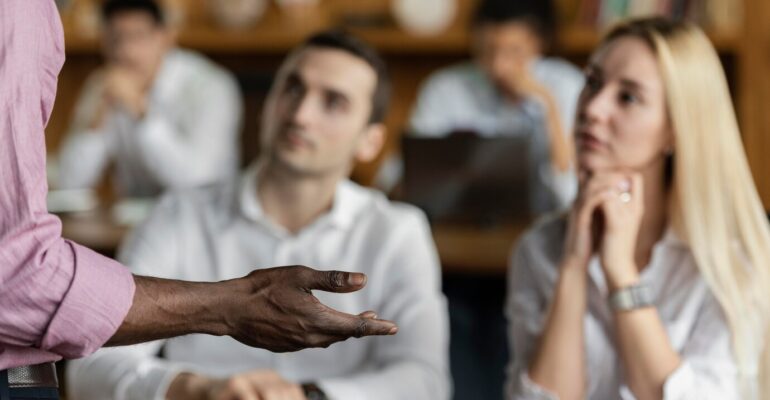 FORMAZIONE CONTINUA PER LA LINGUISTICA MODERNA